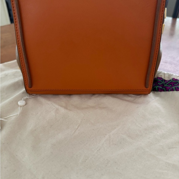 Tory Burch Radizwill accordion handbag - Picture 3 of 16